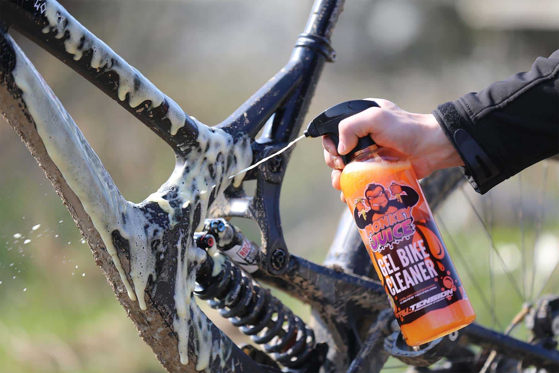 A Beginner's Guide  How to clean and wax your mountain bike chain